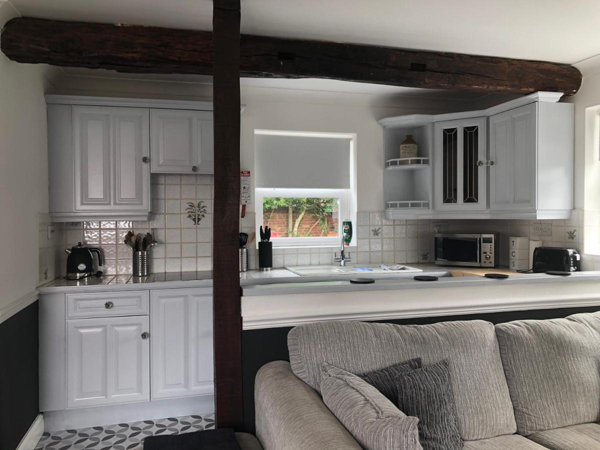 The Garden Suite Denby Village المظهر الخارجي الصورة